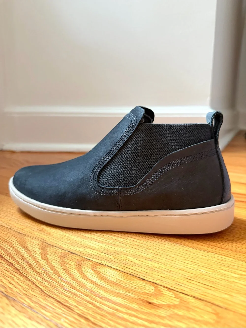 OluKai Pehuea Mid Waterproof Lava Rock Leather Sneaker Booties Women’s Size 6.5